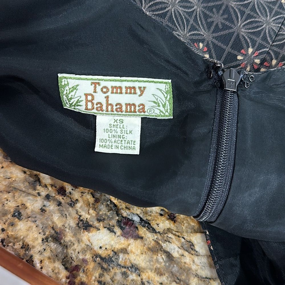 Tommy Bahama Vintage Silk Sleeveless Blouse Top In Black Size XS - Picture 4 of 7